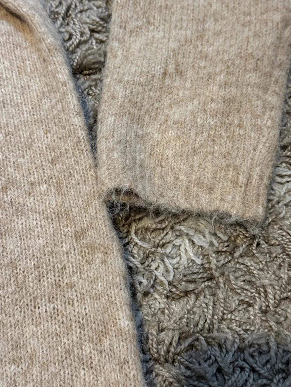 Topshop Beige Crewneck Long Textured Sweater size Small (4-6)